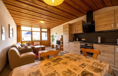 Moosbach Apartment | 56qm große 2-Zimmerwohnung mit Balkon für 2 bis 5 Personen