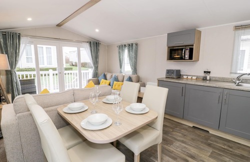 Cwm-y-glo Cottage | 57 BRYNTEG, pet friendly, country holiday cottage in Llanrug