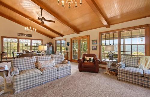Banner Elk Ski Chalet | 573 Meadow Ave by Carolina Stays