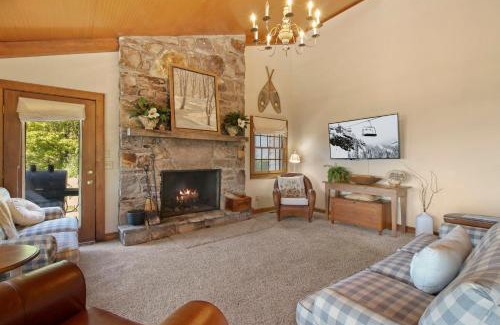 Banner Elk Ski Chalet | 573 Meadow Ave by Carolina Stays