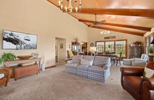 Banner Elk Ski Chalet | 573 Meadow Ave by Carolina Stays