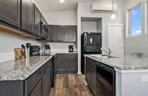 Boise House | 5739 Stylish 2Bd 2Ba Coffey Villa