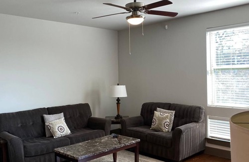 MacGregor Apartment | 5755 Hermann Park 1B1B & Study