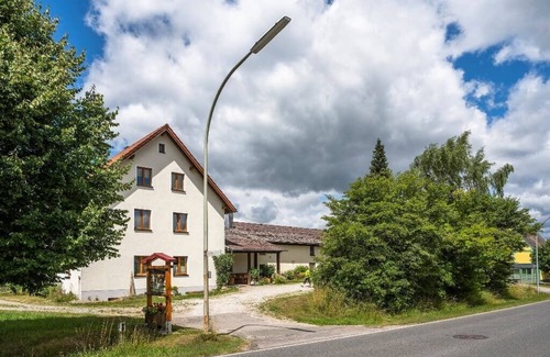 Moosbach Apartment | 57qm große 2-Zimmerwohnung mit Balkon für 2 bis 5 Personen