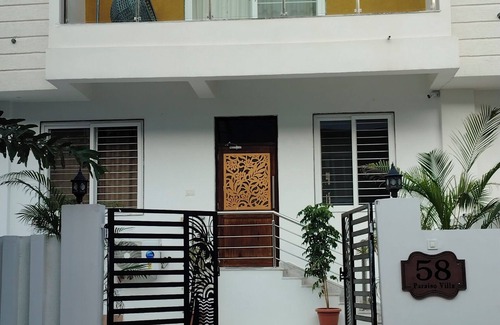 Eklingji Villa | 58 Paraiso Villa