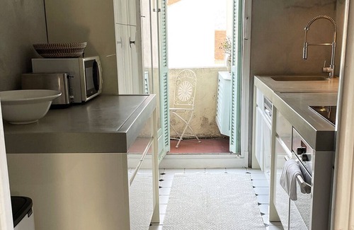 Jean-Medecin Apartment | 59. A cosy apartment with a sunny terrace close to Place Massena and the sea