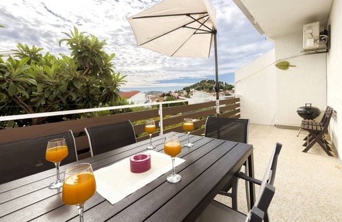 Tribunj Apartment | 59 m² Apartment ∙ 2 bedrooms ∙ 5 guests