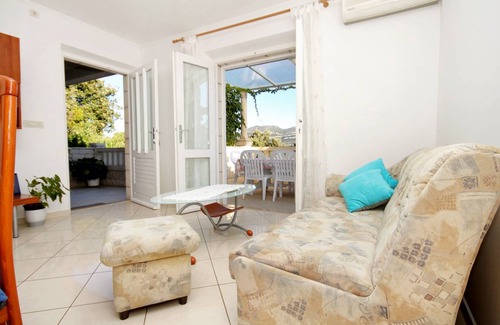 Cove Tri Zala (Zrnovo) Apartment | 59 m² Apartment ∙ 3 bedrooms ∙ 5 guests