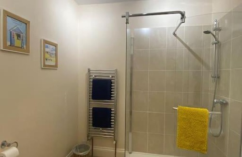 Elloughton Apartment | 5A - ‘Your Place’ A Unique Space to make your own.