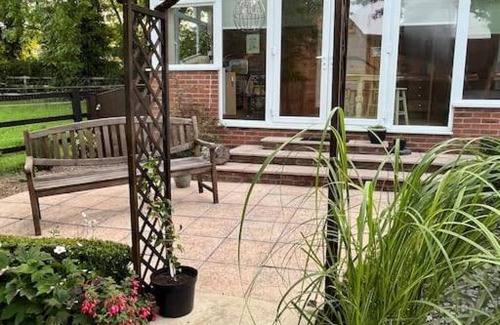 Elloughton Apartment | 5A - ‘Your Place’ A Unique Space to make your own.