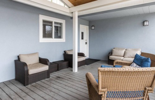 Livermore House | 5ba. 5bd. 2100sf. Prestine!