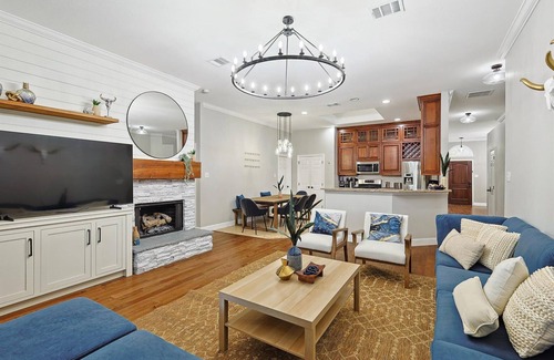 Corinth House | 5BD,2BA w Backyard Oasis, Pool, Jacuzzi*, Firepit