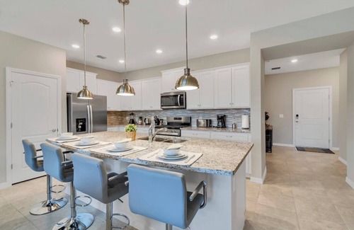 Loughman House | 5bd 4.5bth Resort Villa w/Pool★20mins to Disney