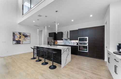 West Dallas House | 5bd|4br Modern Home w/Pool
