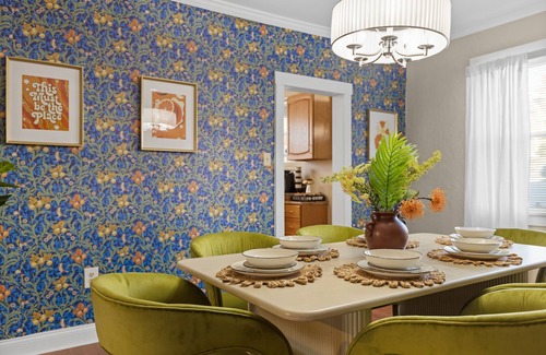 Larimer House | 5bd Chic Barn: Games - Contemporary - Central