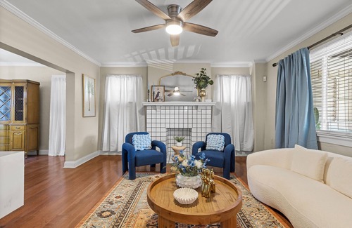 Larimer House | 5bd Chic Barn: Games - Contemporary - Central