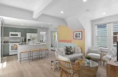 Little Italy House | 5BD Home with outdoor space in Little Italy