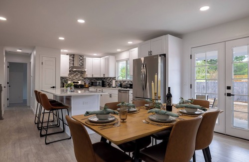Thornton House | 5BD I Game Room I Backyard & BBQ I 20 Mins to DEN