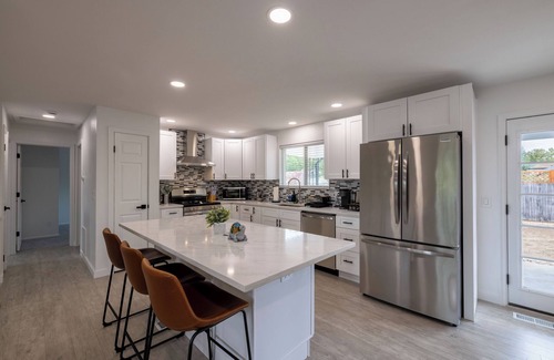 Thornton House | 5BD I Game Room I Backyard & BBQ I 20 Mins to DEN