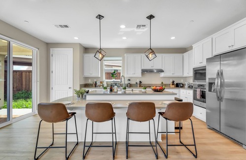 Fairfield House | 5BD Modern Home: Pool/Ping-Pong/Arcade - Wine City