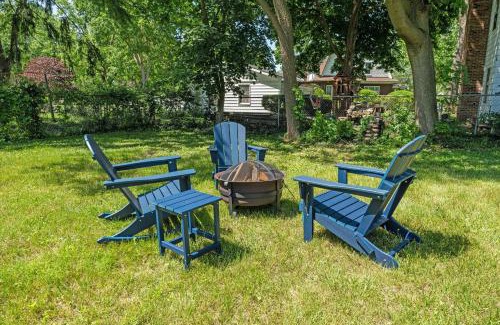 South Bend House | 5bd Movie Theater - 7mins to UND - Backyard BBQ