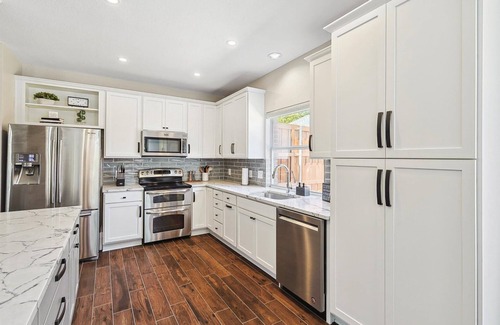 Lake Dallas House | 5BD Vacation Retreat - Pool, Patio, Cinema