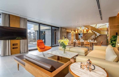 Dien Ban House | 5BDR Villa in 5-Star Compound @Beach + Breakfast