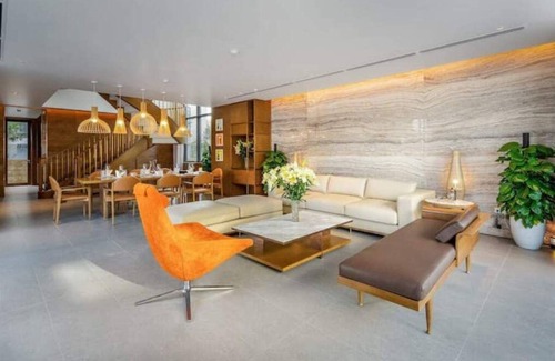 Dien Ban House | 5BDR Villa in 5-Star Compound @Beach + Breakfast