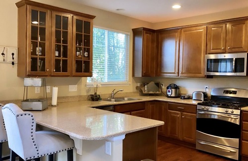 Commerce City House | 5Bed 3.5Bath Home with Hot-tub, Theater, Bar -15min From DIA