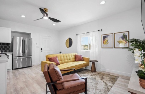 Encanto House | 5bed/3ba, Gameroom, Pool, Spa, Sleeps 20+, Views