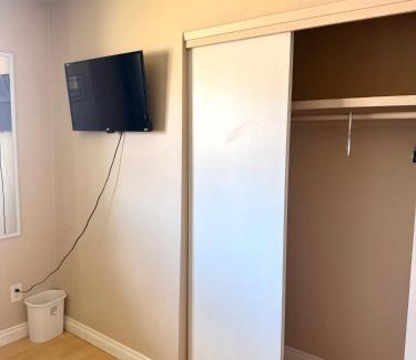 Northeast Edmonton Apartment | 5Bed Family house Londonderry mall