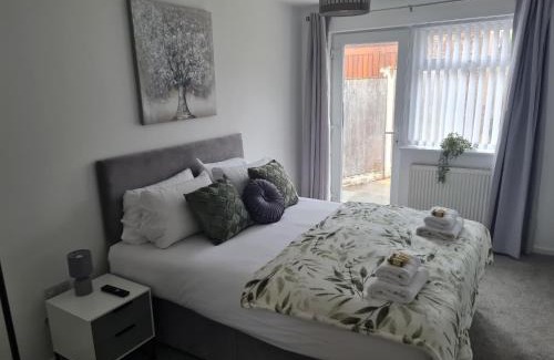 Moreton House | 5Bed House Wirral near Liverpool Chester
