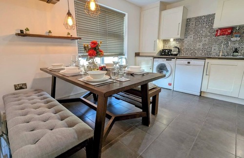 Manchester House | 5Bedrooms|PrvParking|FreeWifi|LongStayDiscount