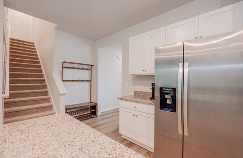 Wilmington House | 5BR/3B, Sleeps 13, Pets+, Garage - Blue