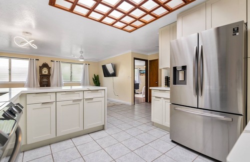 Ewa House | 5BR/3BA Ewa Beach Home - Sleeps 10, WiFi, A/C + Walk to Beach & Golf