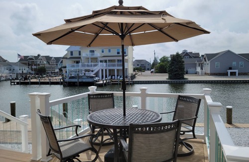 Mantoloking House | 5BR/3BTH waterfront family beach house with hot tub, kayaks, bikes and game room