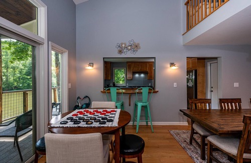 Gnaw Bone House | 5BR 4BA house on shared lake