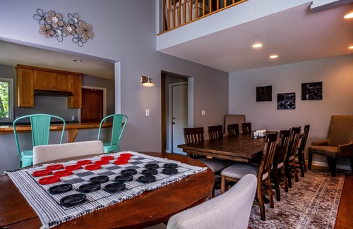 Gnaw Bone House | 5BR 4BA house on shared lake