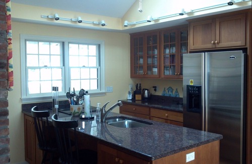 North Chatham House | 5BR-Beautiful Chatham-Year Round-Sleeps up to ten (10) & 1 Mile to Town!