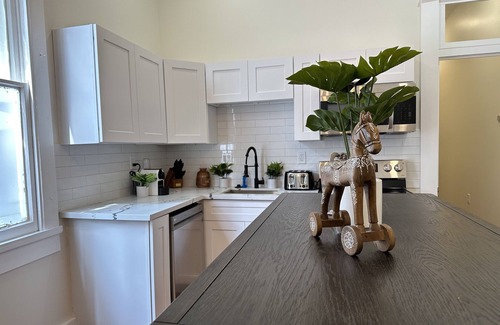 Mid-City House | 5BR Beautifully Restored New Orleans Home - 7 Minutes to French Quarter!