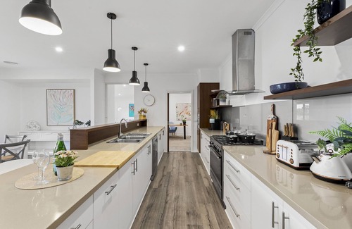 Leopold House | 5BR Birdwatcher Reedylake Farm in Leopold