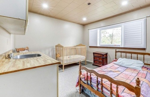 Fenelon Falls Cottage | 5br cottage in fenelon falls across marina