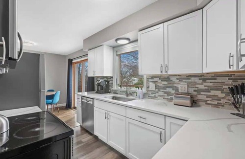 Roselle House | 5BR Family Home + Backyard | LCP Collection