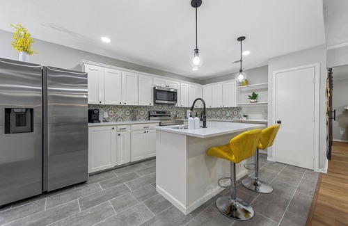 Grand Prairie House | 5BR Family Home w/Pool near AT&T Stadium