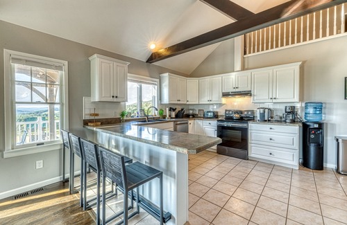 Ancramdale Other | 5BR Farmhouse☆King Size Bed☆Mountain View☆28 Acres