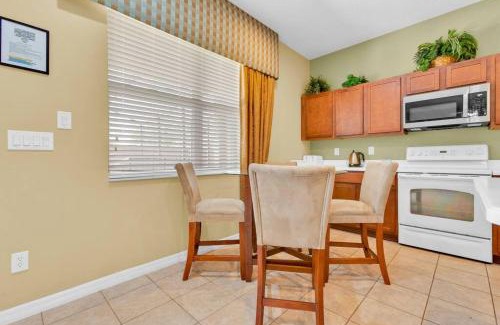 West Haven House | 5BR Home 15 min to Disney Pool Clubhouse & Gym
