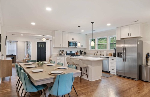 Joffre House | 5BR | Hot tub & Pool table | Mins to Beale