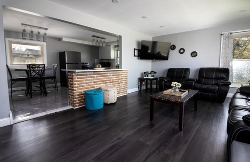 Niagara Falls House | 5BR House Close to Falls & Aquarium