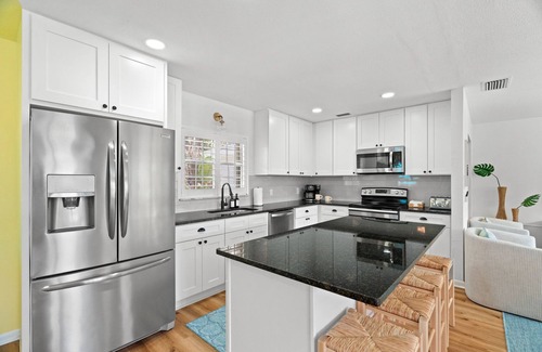 Brandon House | 5BR~Huge Backyard~Minigolf~Heated Pool~Outdoor Projector~Gameroom~FIOS WiFi