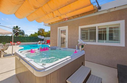 San Carlos House | 5BR La Mesa Designer Home w/Pool and Spa!